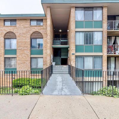 525 N Armistead St N #302, Alexandria, VA 22312