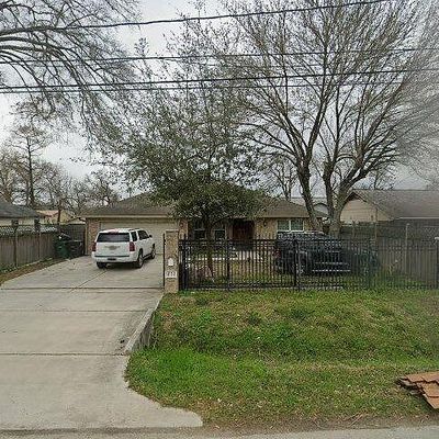 631 Apache St, Houston, TX 77022