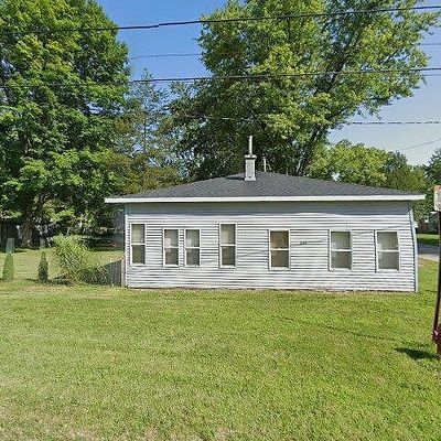 635 E Saint Joseph St, Paw Paw, MI 49079