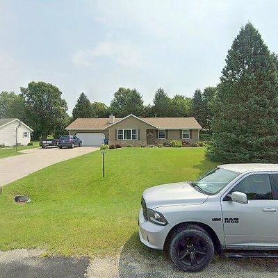 6354 Scenic Dr E, West Bend, WI 53095