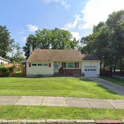 67 Pine St, Newton, NJ 07860