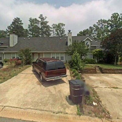 6851 S Lakewood Ter, Douglasville, GA 30135