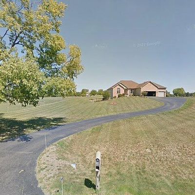 6868 E Wildwood Rd, Stillman Valley, IL 61084