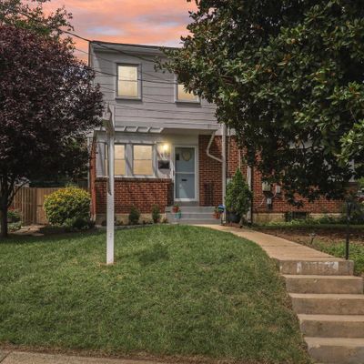 6902 University Dr, Alexandria, VA 22307