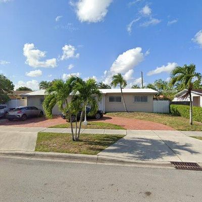 691 W 53 Rd St, Hialeah, FL 33012