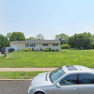 7 Meadowbrook Dr, Hillsborough, NJ 08844