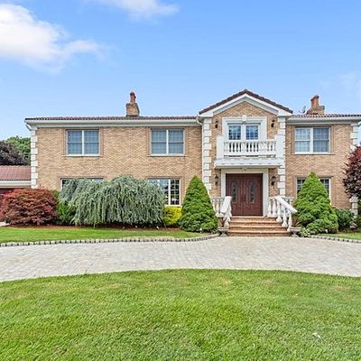 7 Peach Tree Ct, Hawthorne, NJ 07506