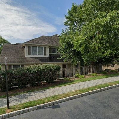 7 Schindler Ct, Upper Saddle River, NJ 07458