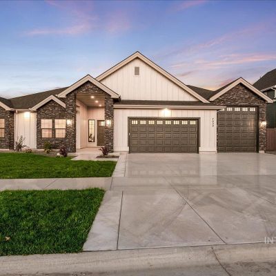 6101 E Greenhill St, Nampa, ID 83687