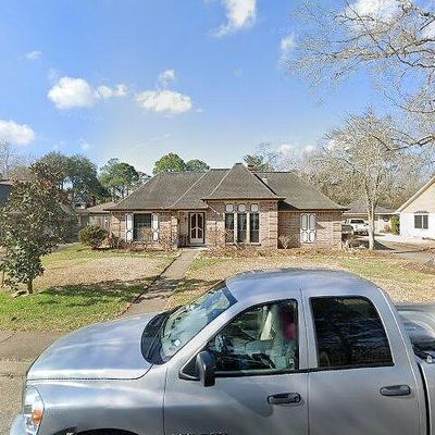 613 Olde Oaks Dr, Dickinson, TX 77539