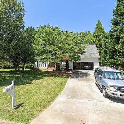 616 Nottinghill Dr, Winston Salem, NC 27107