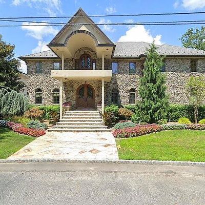 75 Amaron Ln, Staten Island, NY 10307