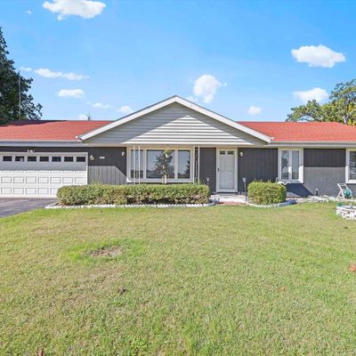 7651 Northwest Hwy, Mukwonago, WI 53149