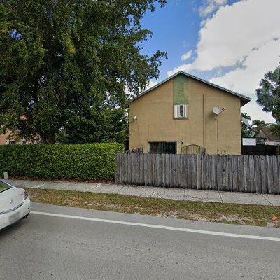 7876 Nw 189 Th St, Hialeah, FL 33015