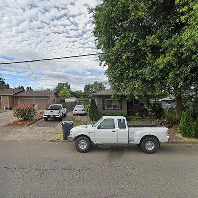 798 Se Miller Ave, Dallas, OR 97338