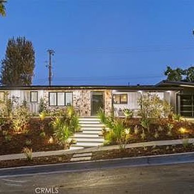 7th Avenu, Los Angeles, CA 90046