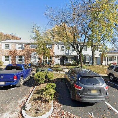 8 Royal Ct, Willingboro, NJ 08046