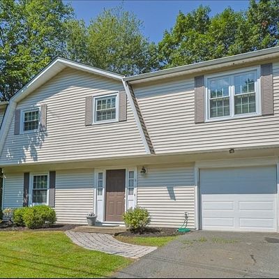 8 Temple Trl, Hopatcong, NJ 07843