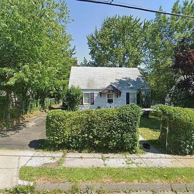 8 Woodstock St, Hartford, CT 06112