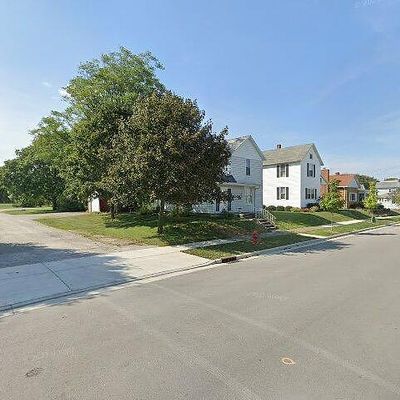 806 W Vine St, Wapakoneta, OH 45895