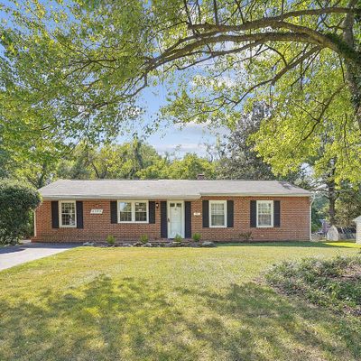 8108 Ashboro Dr, Alexandria, VA 22309