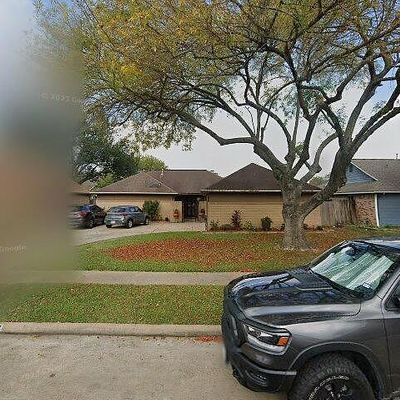 702 Tudor Ct, Deer Park, TX 77536