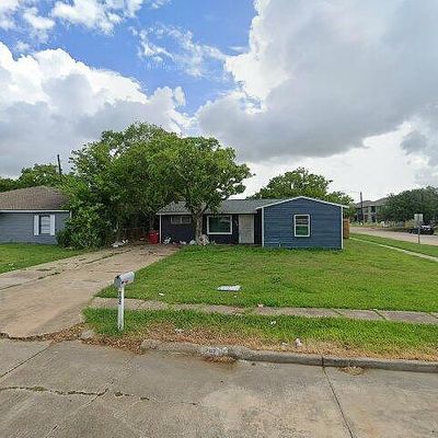 702 W 12 Th St, Freeport, TX 77541