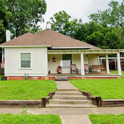 704 N Magnolia Ave, Hubbard, TX 76648