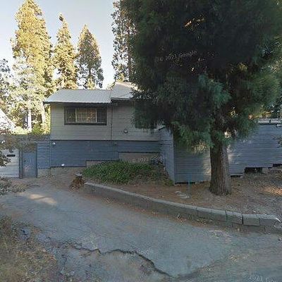 705 Clubhouse Dr, Twin Peaks, CA 92391