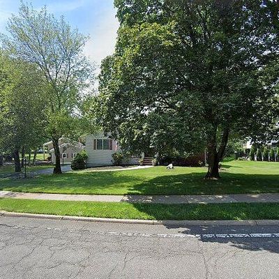 705 Squaw Brook Rd, North Haledon, NJ 07508