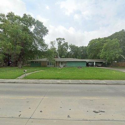 705 W Norris St, El Campo, TX 77437