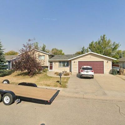 708 Rodeo St, Gillette, WY 82718