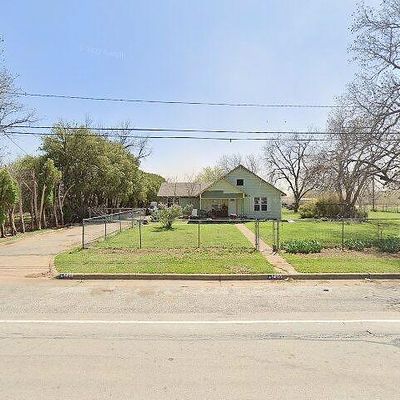 720 W 3 Rd St, Burkburnett, TX 76354