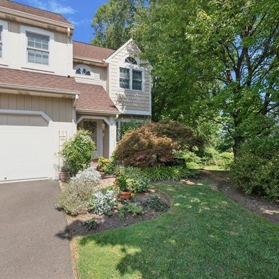 8793 Duveen Dr, Glenside, PA 19038