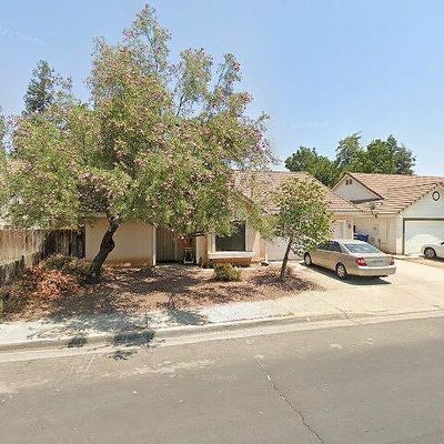 893 N Bush Ave, Clovis, CA 93611