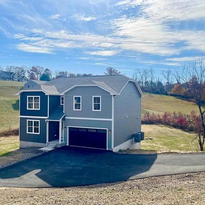 9 Mooreland, New Ringgold, PA 17960