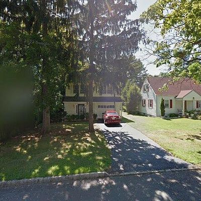 9 Oakwood Ave, Livingston, NJ 07039