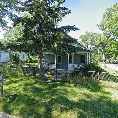 902 Wilson Ave, Norton Shores, MI 49441