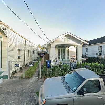 911 Lesseps St, New Orleans, LA 70117