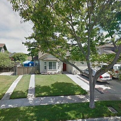 940 Provincetown Dr, Salinas, CA 93906