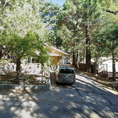 943 Meadowbrook Rd, Lake Arrowhead, CA 92352