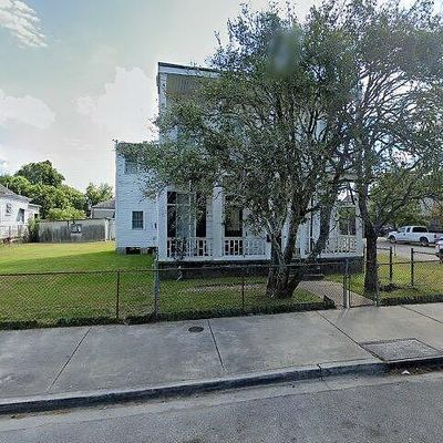 8403 Oak St, New Orleans, LA 70118