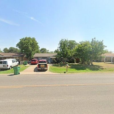 1008 W Highway St, Iowa Park, TX 76367