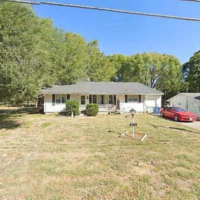 1011 E Highland Ave, Carthage, MO 64836