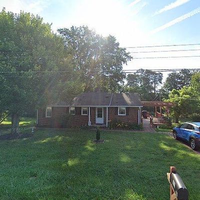 1011 Duggins St, Kernersville, NC 27284