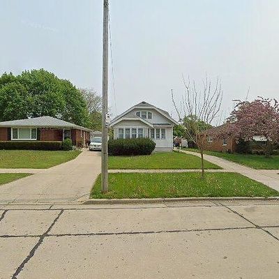 1013 Illinois St, Racine, WI 53405