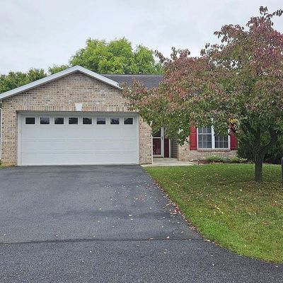 959 Geyer Dr, Chambersburg, PA 17201