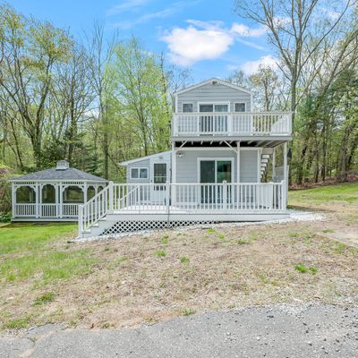 98 White Sands Rd, Moodus, CT 06469