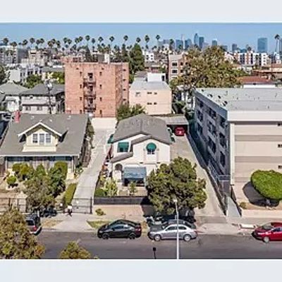 Briar Knoll Dr &Amp; Briar Summit D, Los Angeles, CA 90006