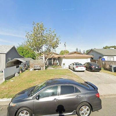 1105 Hoag Ave, Sanger, CA 93657